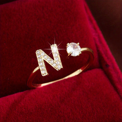 Bague initiale personnalisée en zircons scintillants