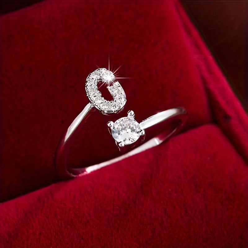 Bague initiale personnalisée en zircons scintillants