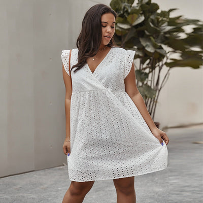 Robe courte pour femme avec broderie ajourée en style croisé - Camila