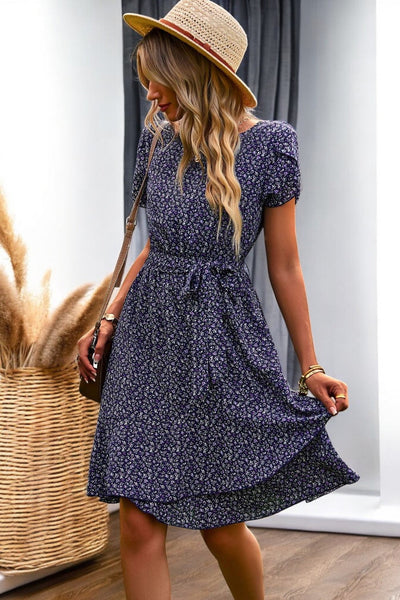 Éléanor - Mini robe avec ceinture et manches fleuries