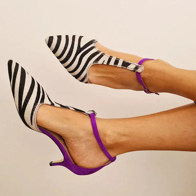 CHIARA | Décolleté raffiné à imprimé zébré avec talon violet élégant