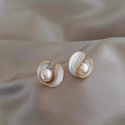 Antoinette | Boucles d'oreilles de luxe avec opale blanche