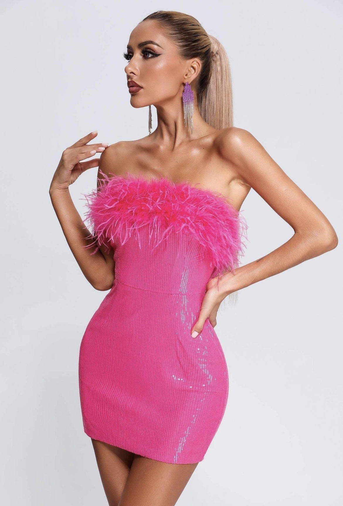 Robe courte avec encolure sans bretelles et paillettes - Dafne