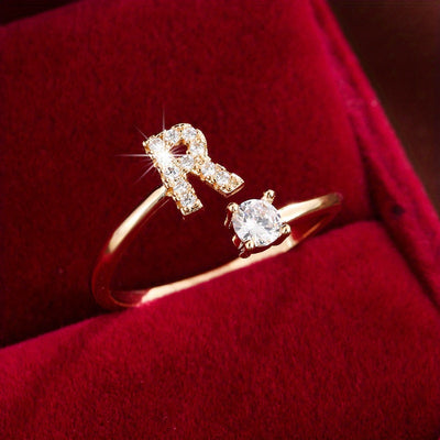 Bague initiale personnalisée en zircons scintillants
