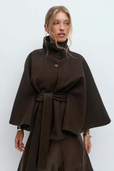 Veste cape à ceinture