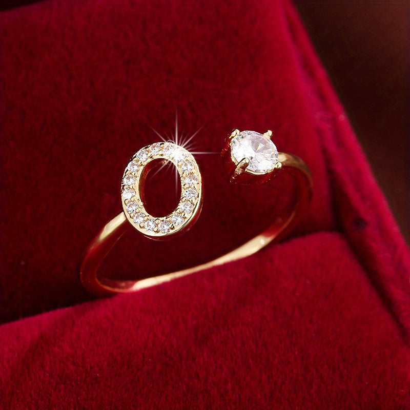 Bague initiale personnalisée en zircons scintillants