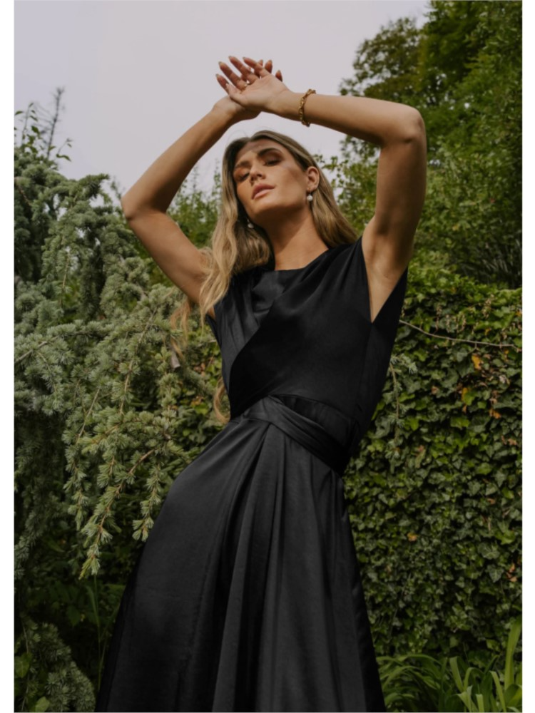 Isabelle - Robe en satin avec drapé croisé et décolleté en V