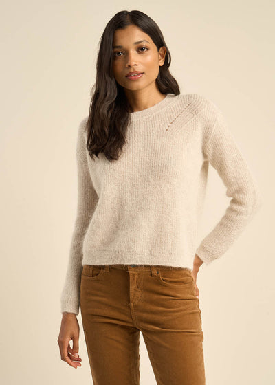 Pull col rond à détails brillants