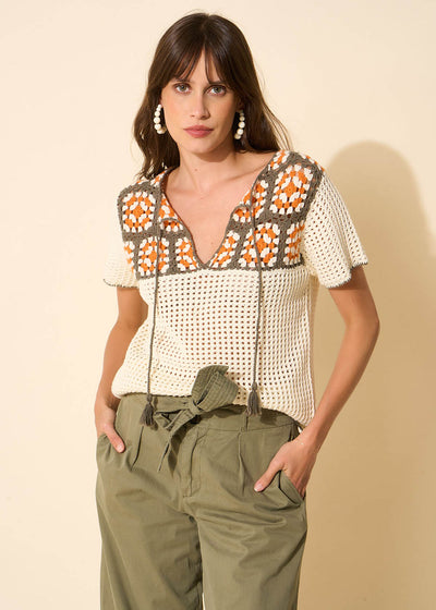 Top en crochet à manches courtes