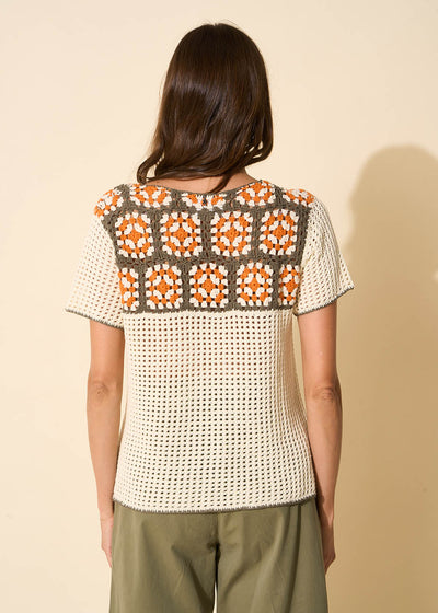 Top en crochet à manches courtes