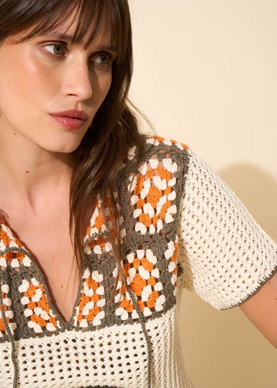Top en crochet à manches courtes