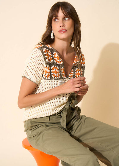 Top en crochet à manches courtes