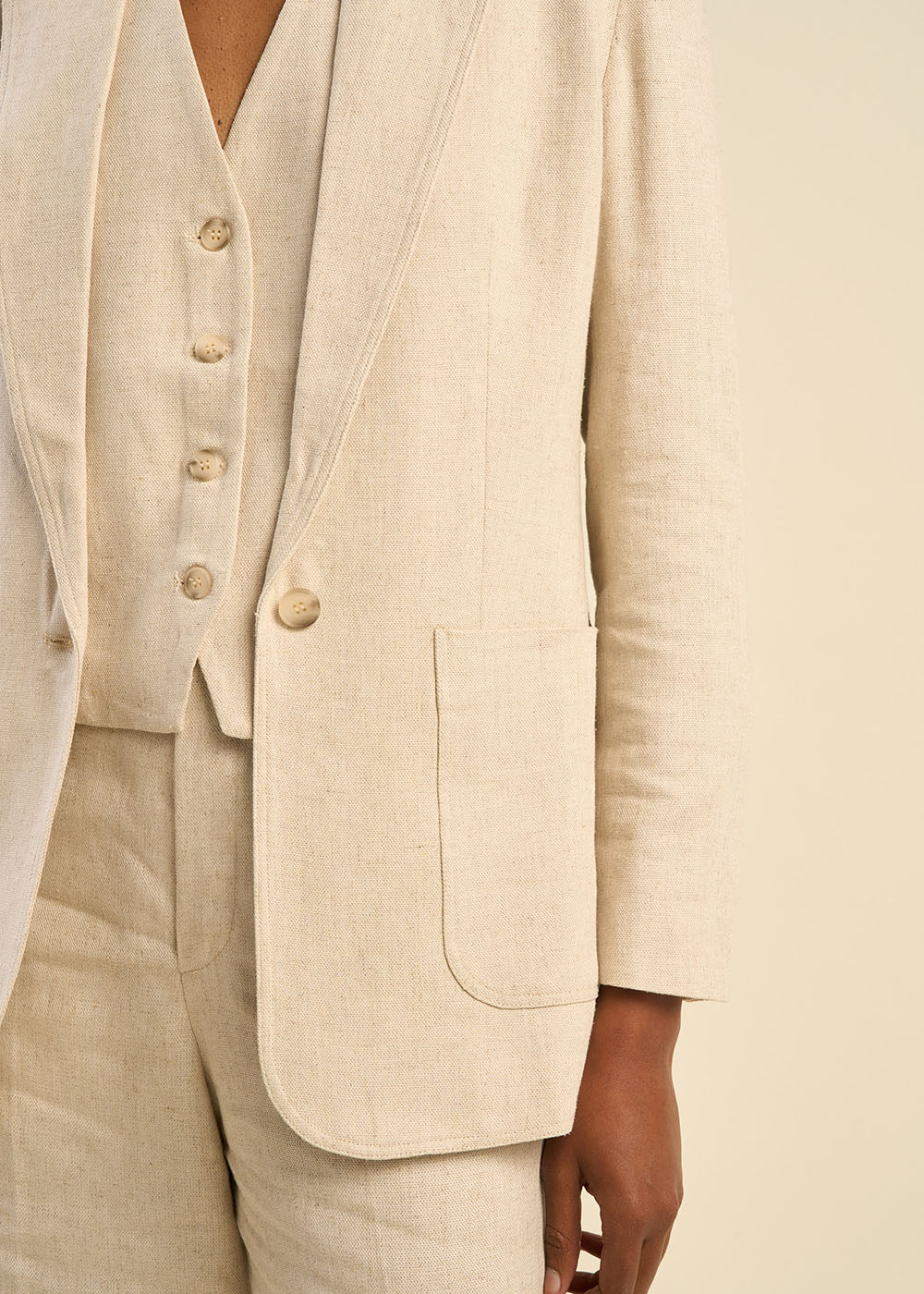 Veste de tailleur contenant du lin