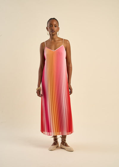 Robe longue plissée à bretelles