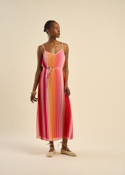 Robe longue plissée à bretelles