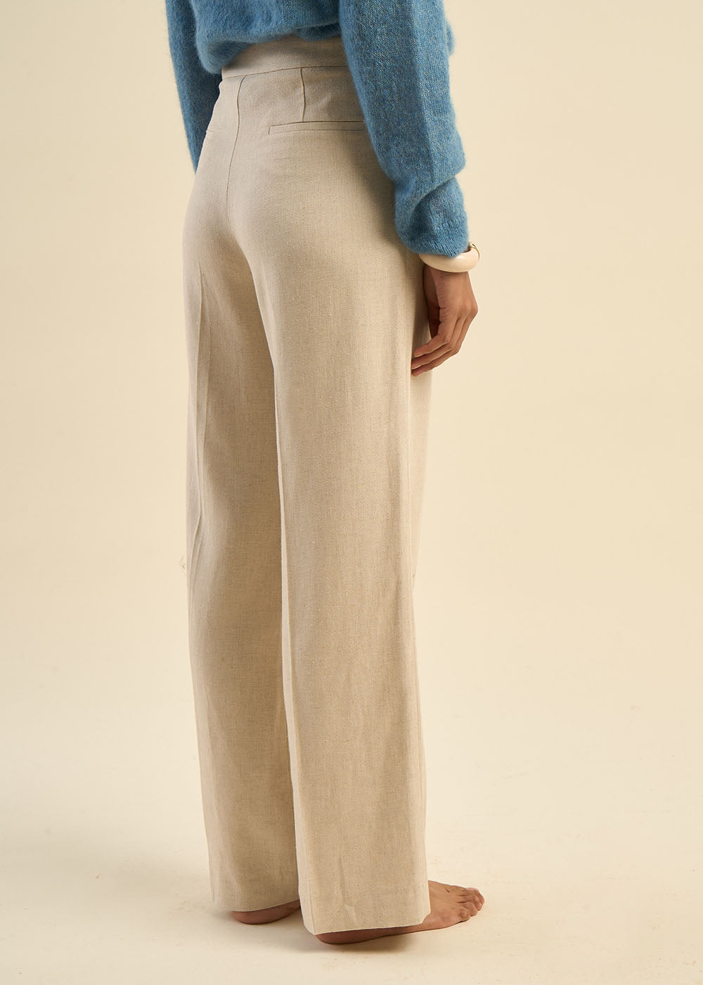 Pantalon de costume contenant du lin