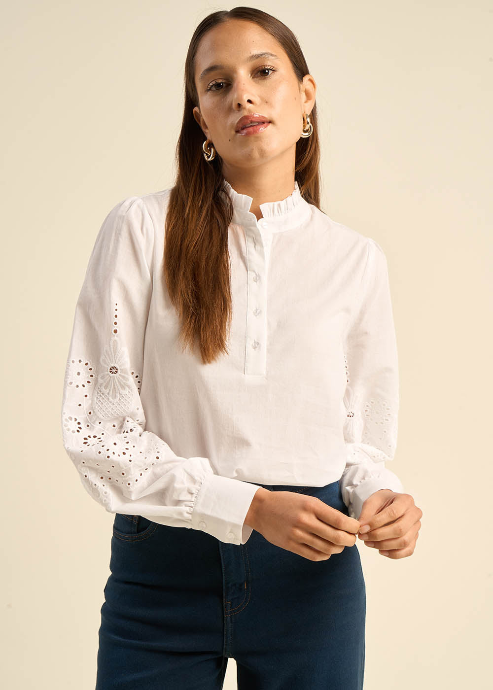 Blouse avec détails brodés