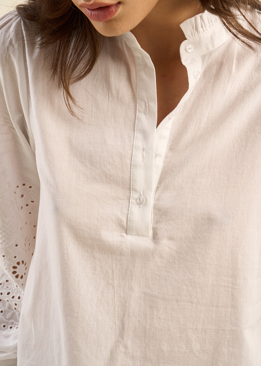 Blouse avec détails brodés