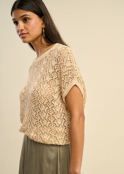 Pull ajouré à col rond et sans manches