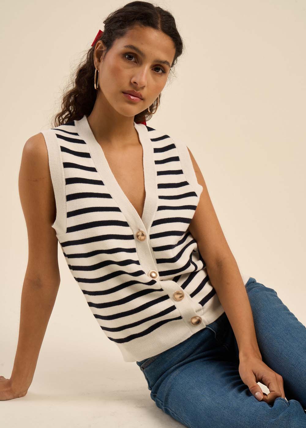Gilet sans manches avec boutons bijoux