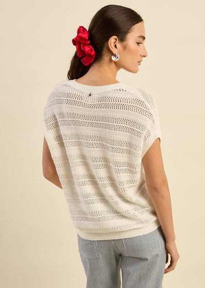 Pull léger en maille ajourée, manches courtes et col V