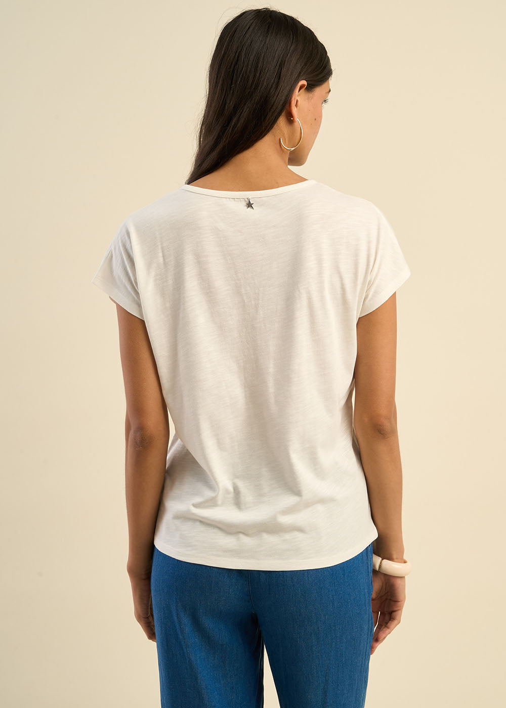 T-shirt à col tunisien et épaules tombantes