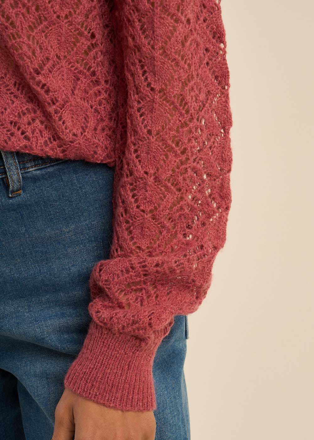 Pull droit à col tunisien et détails fantaisie