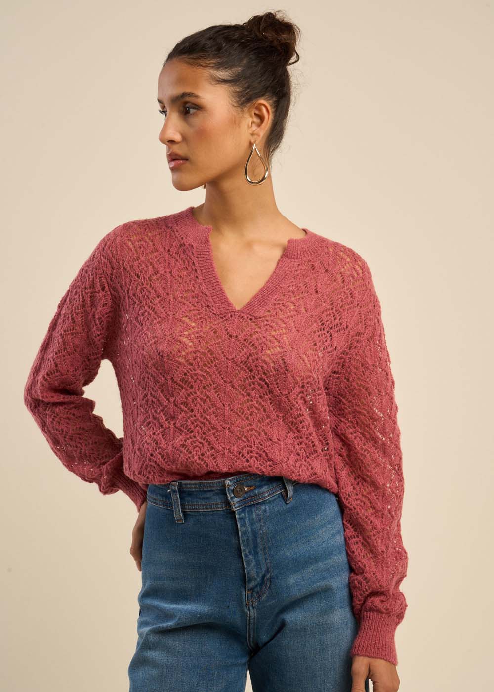 Pull droit à col tunisien et détails fantaisie