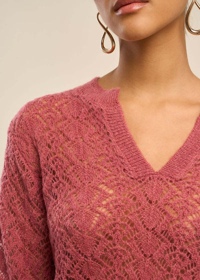 Pull droit à col tunisien et détails fantaisie