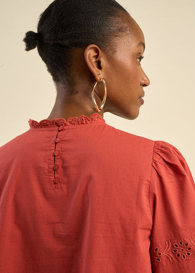 Blouse en voile de coton avec broderies anglaises