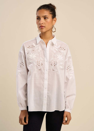 Chemise détails broderies ton sur ton