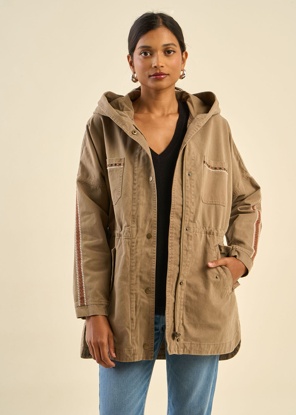 Parka mi-longue brodée