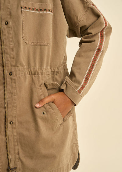 Parka mi-longue brodée