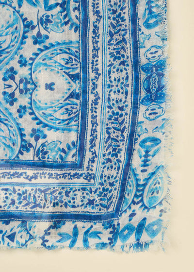 Foulard imprimé bleuté en coton