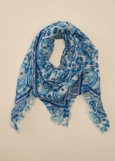 Foulard imprimé bleuté en coton
