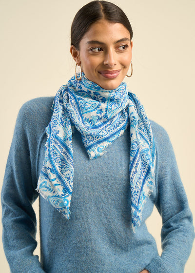 Foulard imprimé bleuté en coton