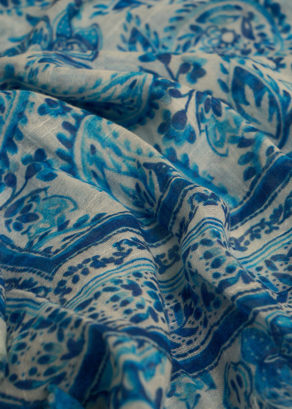 Foulard imprimé bleuté en coton