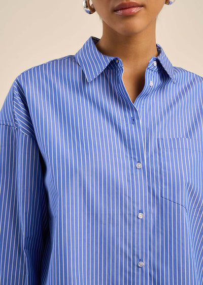 Chemise oversize à rayures bleues et blanches