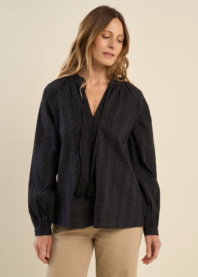 Blouse  brodée à encolure tunisienne boutonnée