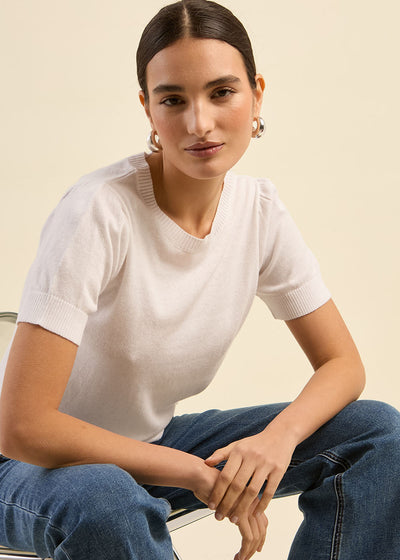 Pull à manches courtes avec épaules plissées