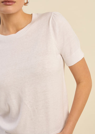 Pull à manches courtes avec épaules plissées