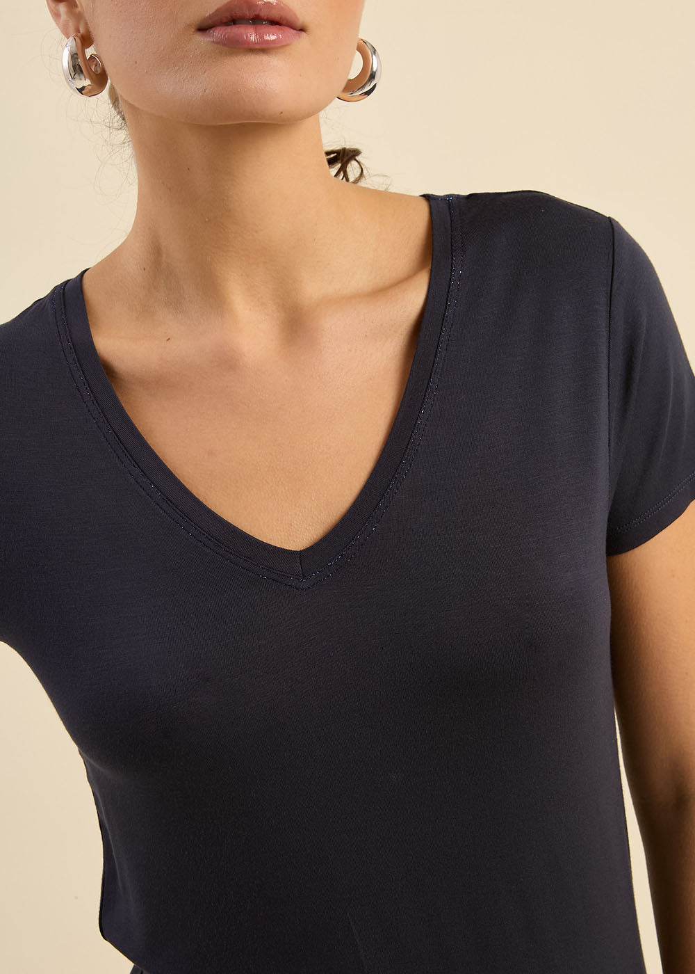 Tee-shirt col V