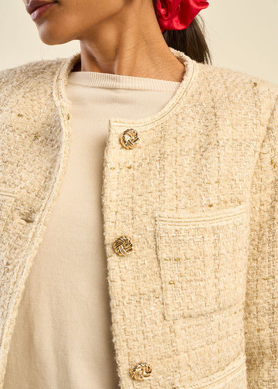 Veste en tweed et boutons bijoux
