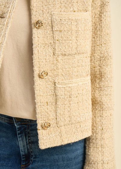Veste en tweed et boutons bijoux