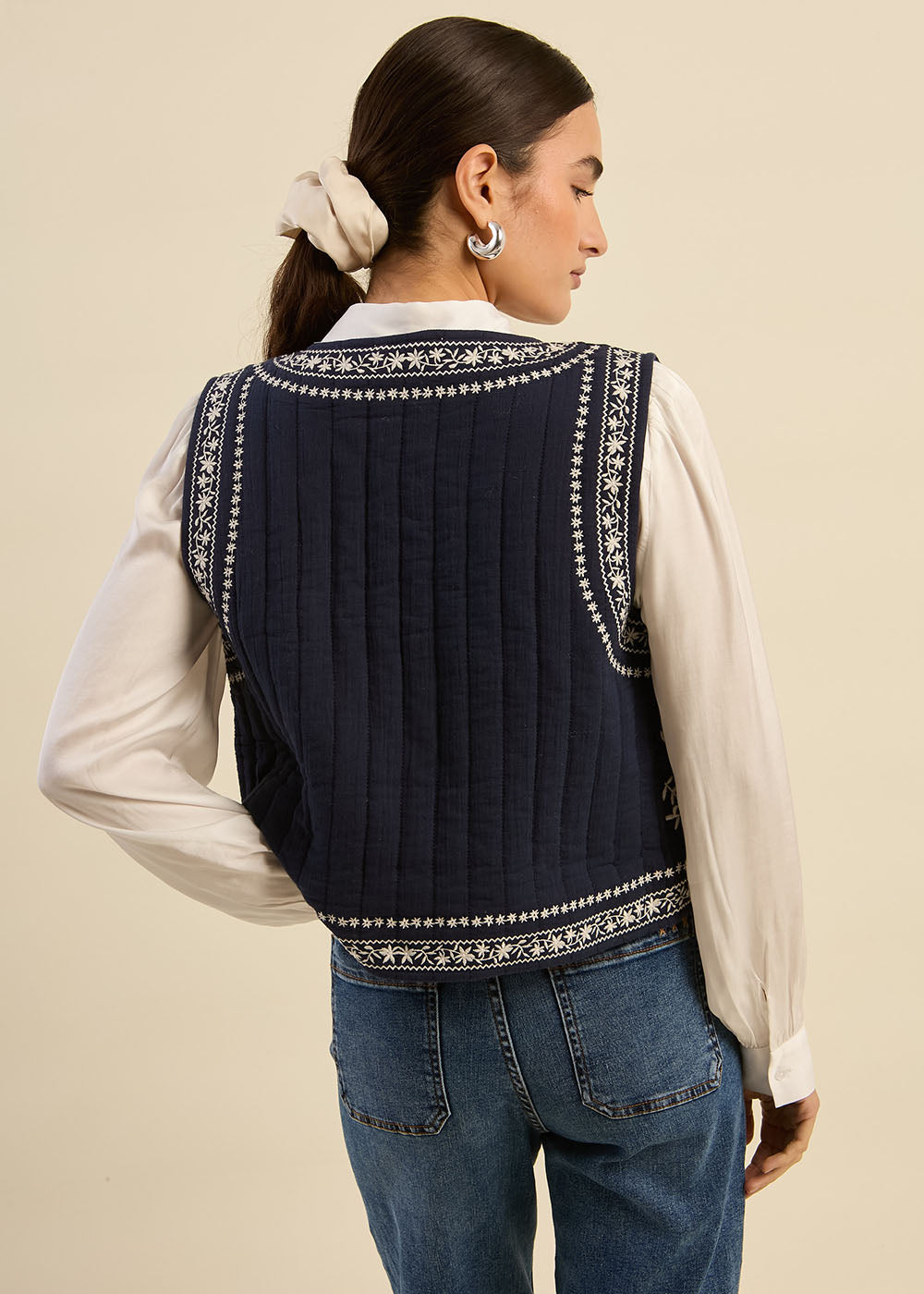Gilet sans manches brodé en gaze de coton
