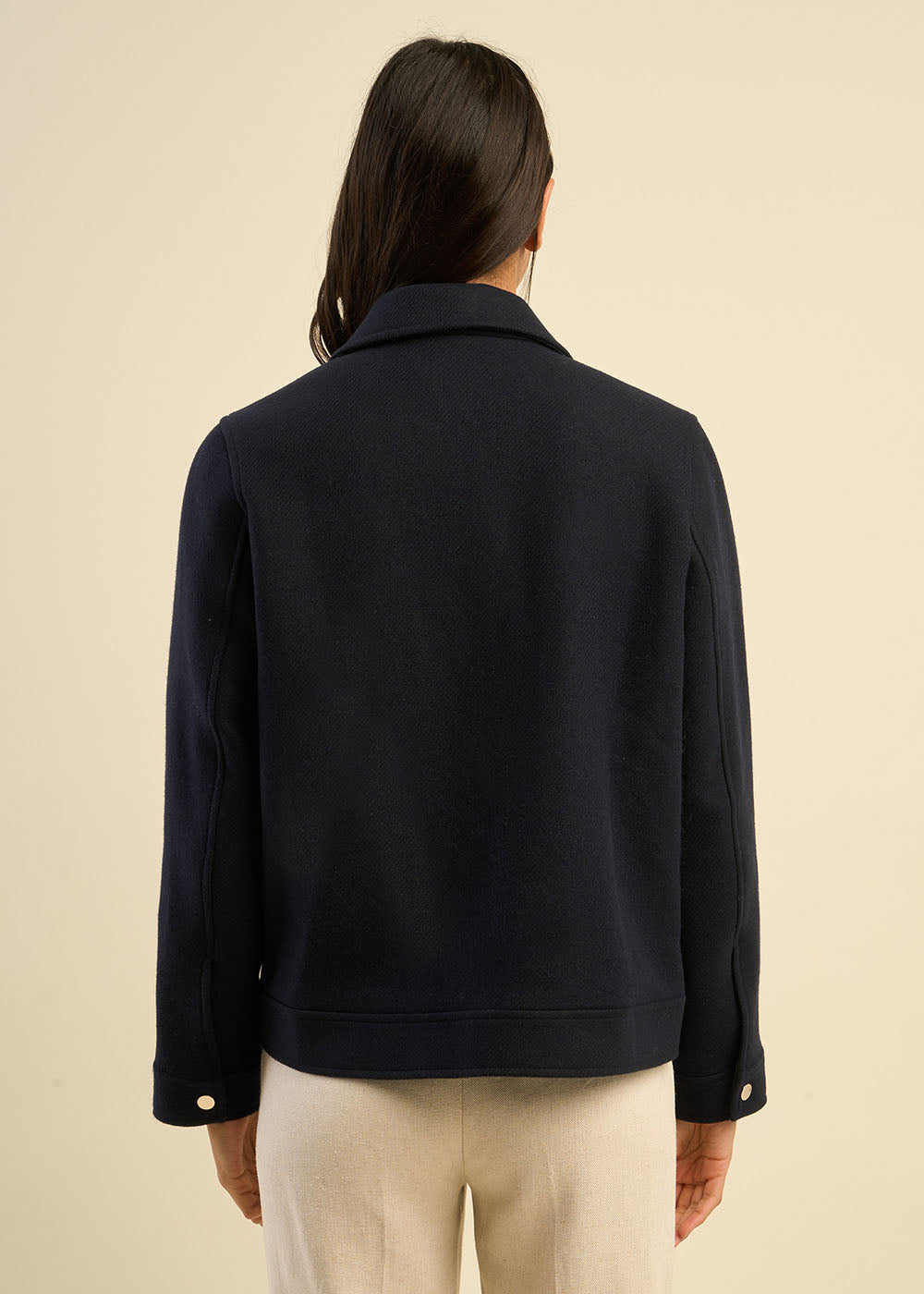 Manteau court en drap de laine