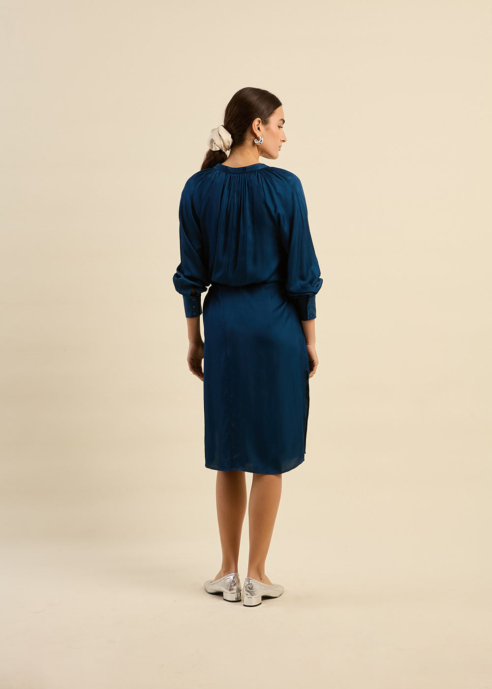 Robe chemise longue en satin