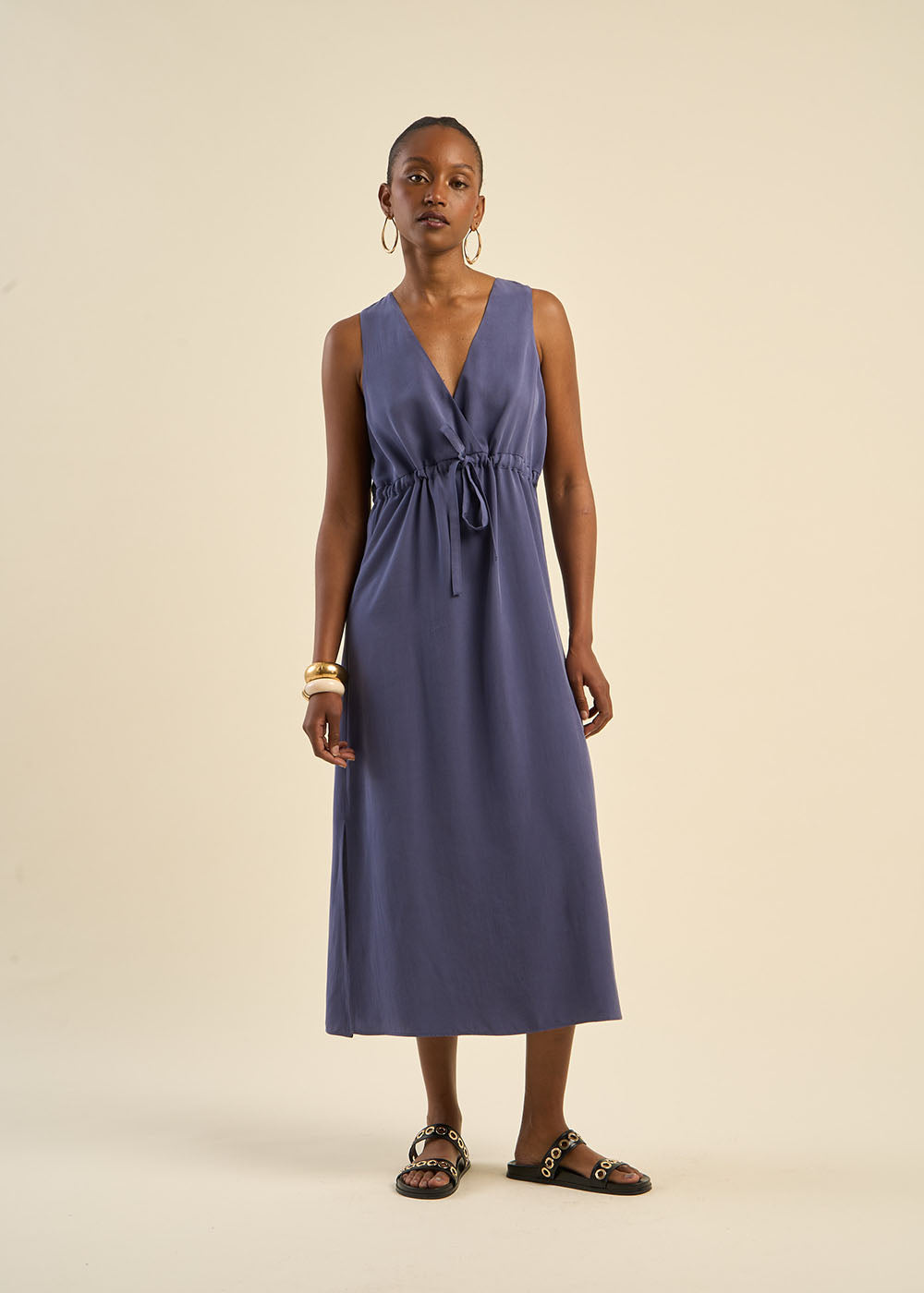 Robe longue ajustée décolleté en V