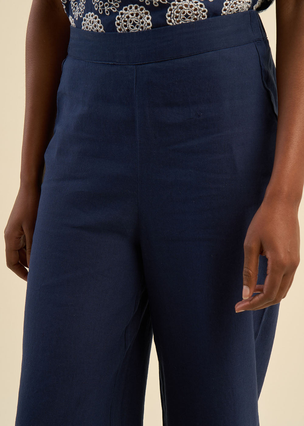 Pantalon taille haute 7/8 brodé