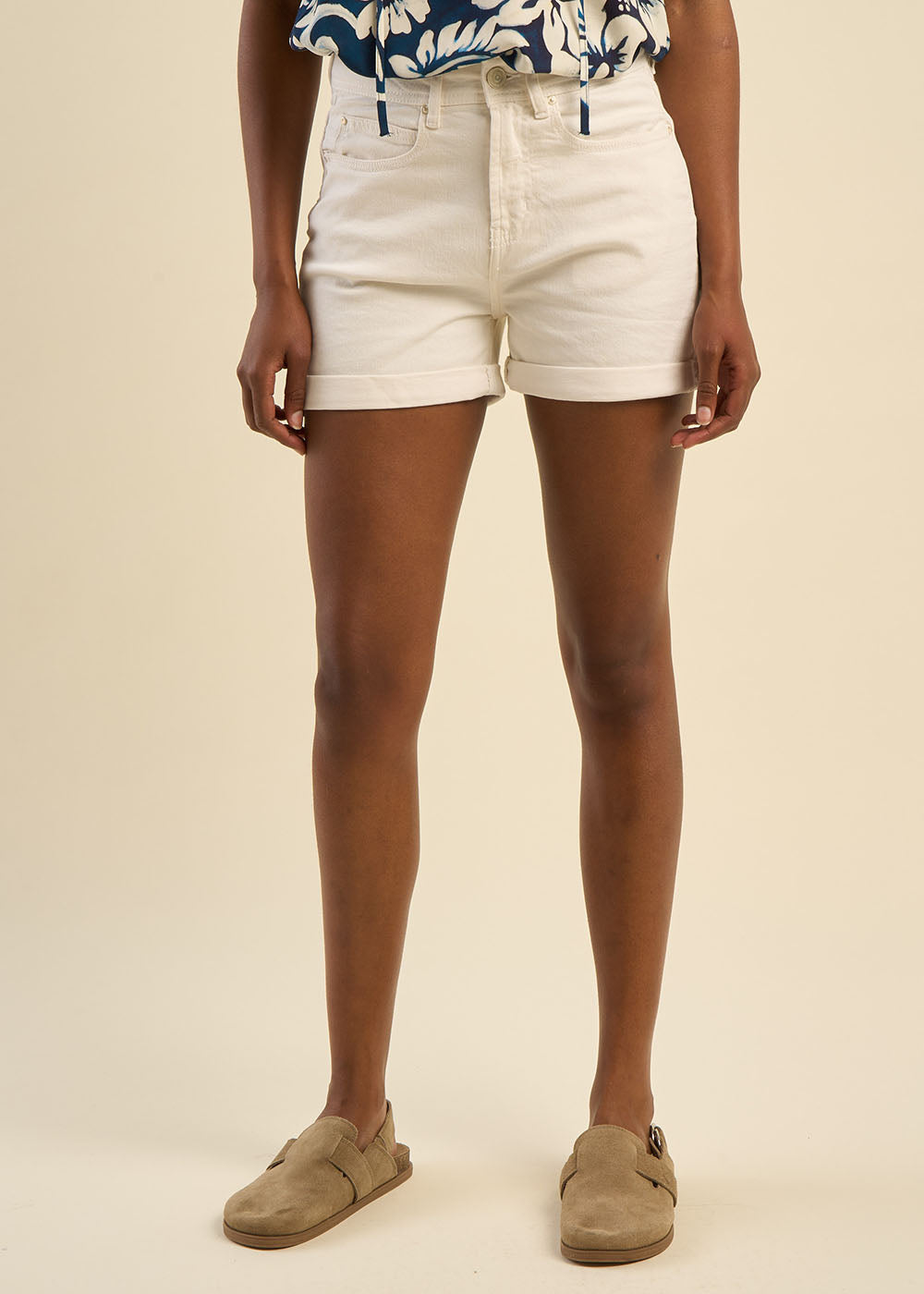 Short en jean avec revers